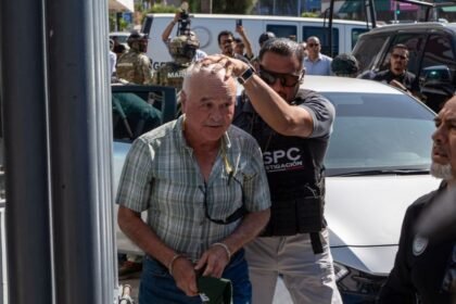 Exgobernador Ernesto Ruffo es ingresado a la FGR tras detención por huachicol fiscal