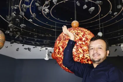 Fabián impulsa la ciencia y astronomía en Aguascalientes
