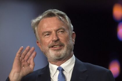 Fallece Sam Neill, icónico protagonista de Jurassic Park, a los 78 años