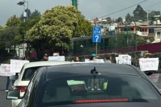 Familiares de Camila, menor desaparecida, bloquean la México-Cuernavaca por más de dos horas.