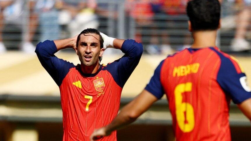 Ferran Torres, héroe de España, enfrenta accidente con su réplica de la Copa