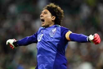 FIFA honra a Memo Ochoa tras su retiro como leyenda del fútbol