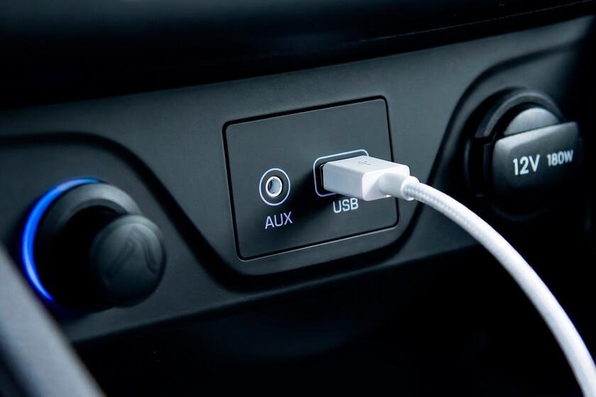 funciones del puerto usb en vehiculos que pueden ser desconocidas Funciones del puerto USB en vehículos que pueden ser desconocidas