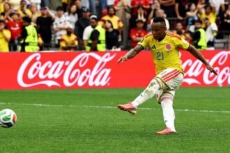 Futbolista colombiano se mantiene oculto tras amenazas tras su falla en el Mundial