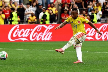 futbolista colombiano se mantiene oculto tras amenazas tras su falla Futbolista colombiano se mantiene oculto tras amenazas tras su falla en el Mundial