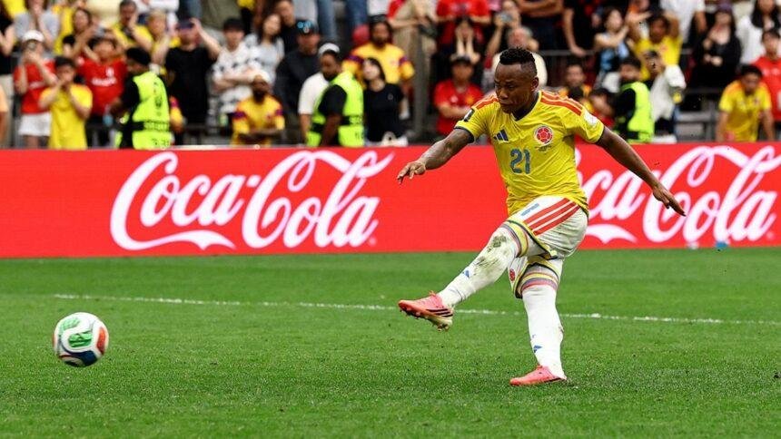Futbolista colombiano se mantiene oculto tras amenazas tras su falla en el Mundial