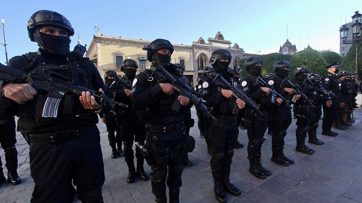 Guanajuato fortalecerá atención psicológica para policías, impulsa Libia propuesta.