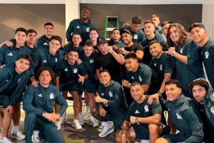 Influencer regala relojes Rolex a la Selección Mexicana antes del juego vs Ecuador