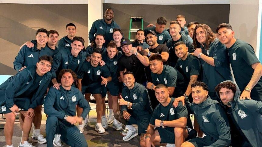 Influencer regala relojes Rolex a la Selección Mexicana antes del juego vs Ecuador