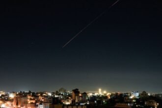 Irán ataca bases militares de Estados Unidos en Medio Oriente