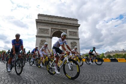 isaac del toro se lleva el bronce y el titulo Isaac del Toro se lleva el bronce y el título de los jóvenes en el Tour