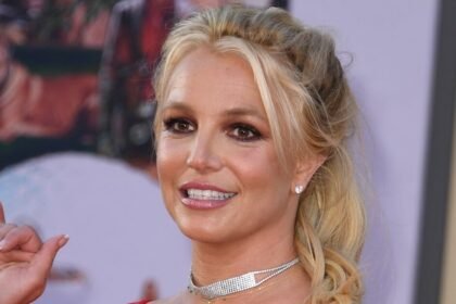 La adaptación de las memorias de la cantante ya cuenta con guionista
