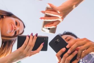 La CRT anunció prórroga para registrar celulares horas antes de su aprobación