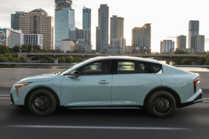 la mejor fabrica de autos esta en mexico y produce La mejor fábrica de autos está en México y produce estos modelos.