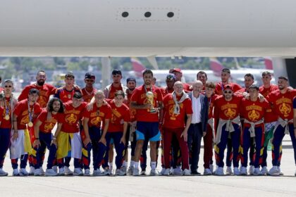 la seleccion espanola regresa a madrid tras ganar la copa La selección española regresa a Madrid tras ganar la Copa del Mundo