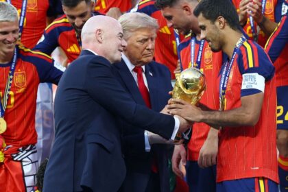 la uefa amenaza con boicot a fifa por privatizacion de La UEFA amenaza con boicot a FIFA por privatización de Mundiales