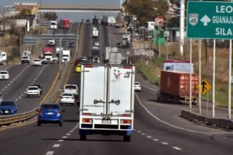 Lluvias dañan la carretera León-Irapuato; SICT anuncia rehabilitación integral