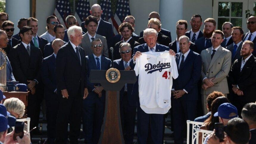 Los Dodgers en la Casa Blanca y el descontento de su afición latina