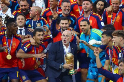 luis de la fuente celebra el trono mundial la felicidad Luis de la Fuente celebra el trono mundial: "La felicidad es un grupo"