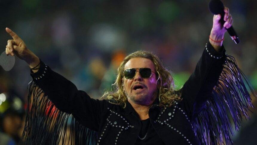 Maná presenta versión rockera de ‘El Rey’ en el Azteca