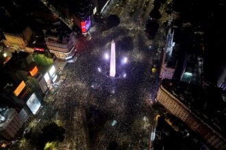 Más de 300 mil argentinos celebran en Buenos Aires el pase a la Final del Mundial