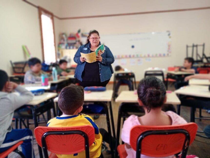 Más de 586 mil estudiantes de primaria en Romita recibirán útiles gratuitos.