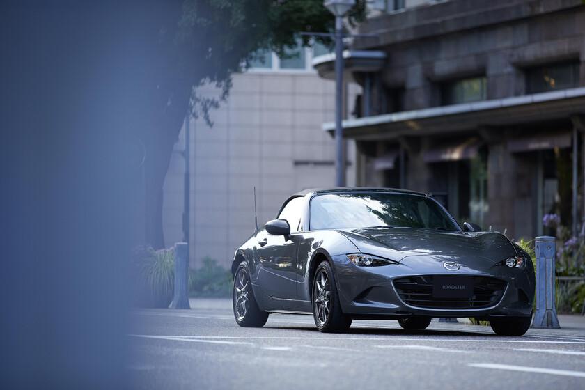 mazda mantiene el mx 5 como deportivo a gasolina y considera Mazda mantiene el MX-5 como deportivo a gasolina y considera coupé eléctrico
