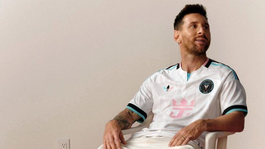 Messi presenta el tercer uniforme blanco del Inter Miami inspirado en su estadio