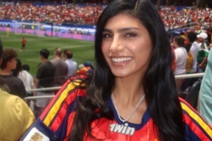 mia khalifa celebra su apuesta de un millon en el Mia Khalifa celebra su apuesta de un millón en el Mundial de España