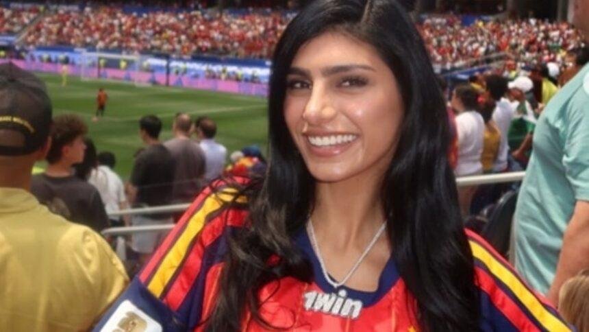mia khalifa celebra su apuesta de un millon en el Mia Khalifa celebra su apuesta de un millón en el Mundial de España