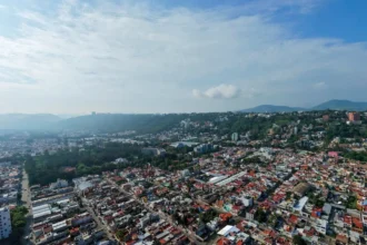 Michoacán enfrentará temperaturas de hasta 40°C y fuertes lluvias mañana
