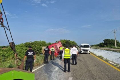 Mujer de San Miguel muere en accidente de autobús en Oaxaca