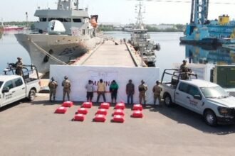 Ocho detenidos en Chiapas por narcotráfico con más de una tonelada de cocaína.