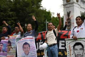 Padres de los 43 normalistas rechazan recomendación de la CNDH sobre el Ejército