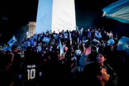periodista ingles cuestiona la euforia argentina en el mundial y Periodista inglés cuestiona la euforia argentina en el Mundial y su significado