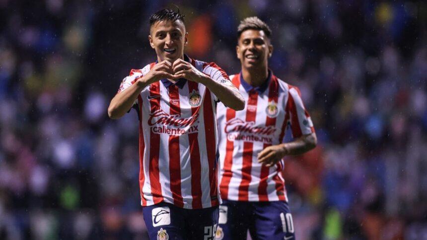 ‘Piojo’ Alvarado empata para Chivas en su visita a Puebla