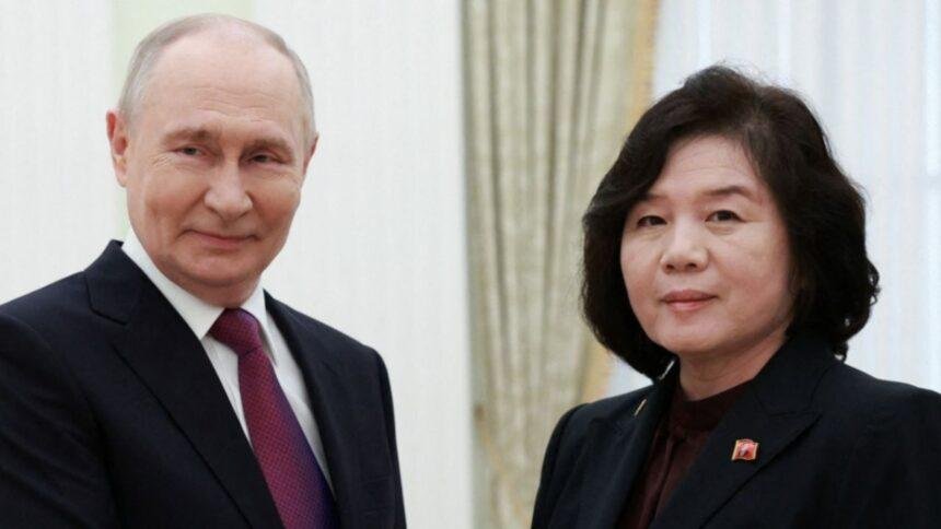 putin se reune nuevamente en rusia con la jefa de Putin se reúne nuevamente en Rusia con la jefa de la diplomacia norcoreana