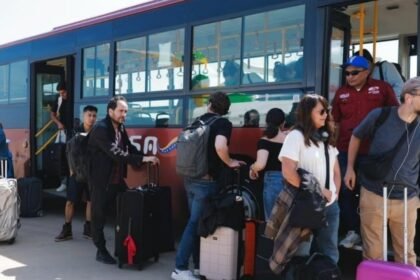 Regresan 29 connacionales a México procedentes de Venezuela tras terremotos.