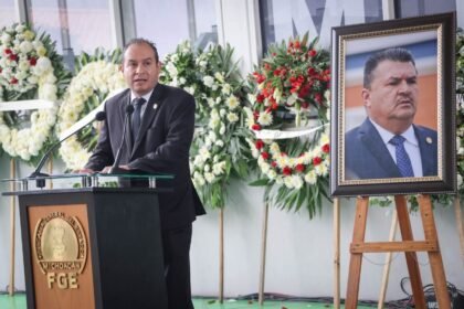 Rinden homenaje póstumo a Julio Meza Gaona, asesinado en Morelia