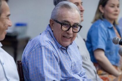Rocha Moya desmiente acusaciones de EU y afirma no haber salido de Sinaloa.