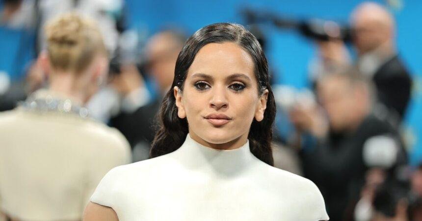 Rosalía apoya a UNICEF en ayuda a niños víctimas de terremotos en Venezuela