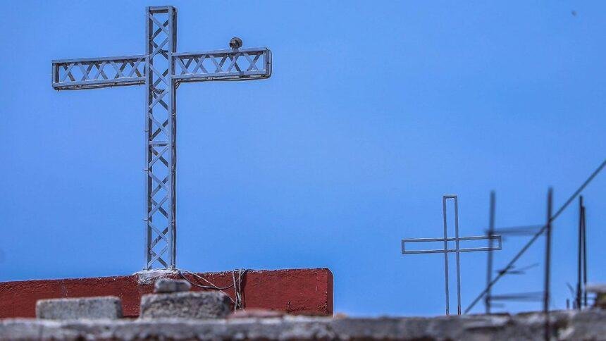 Sacramentos inválidos en León por red religiosa fraudulenta con 25 años de operación