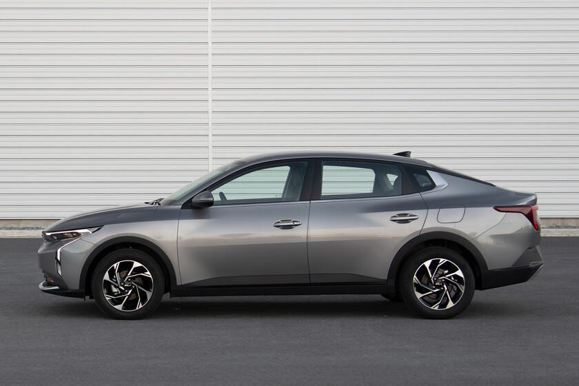 sedan 2027 mexicano con calidad competitiva frente a versa y Sedán 2027 mexicano con calidad competitiva frente a Versa y Mazda2