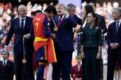 Sheinbaum asiste a premiación del Mundial 2026 con Trump, Carney e Infantino