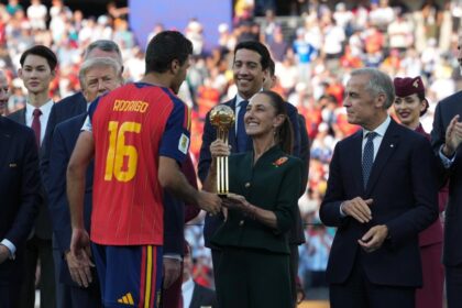 sheinbaum entrega balon de oro a rodri tras victoria de Sheinbaum entrega Balón de Oro a Rodri tras victoria de España
