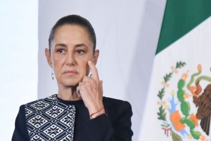 Sheinbaum no descarta análisis del caso de exámenes de la UNAM por FGR