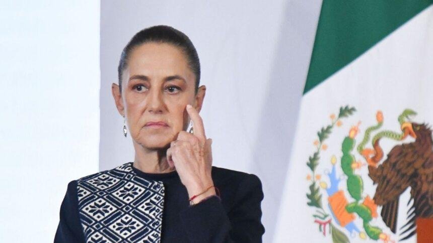 Sheinbaum no descarta análisis del caso de exámenes de la UNAM por FGR