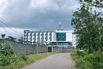 Sospechoso de ébola estuvo en hotel con deportados de EU en Guinea Ecuatorial