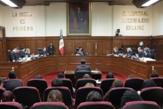 Suprema Corte avala revisión de decreto presidencial sobre exportación de obras de Kahlo.