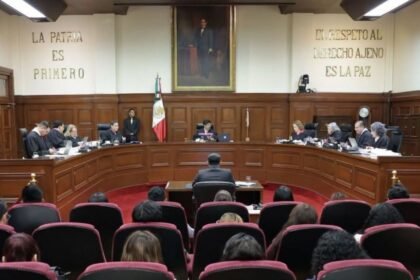 Suprema Corte avala revisión de decreto presidencial sobre exportación de obras de Kahlo.
